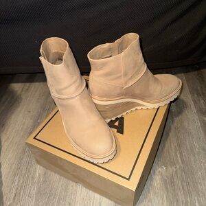WEDGE SHORT BOOTS